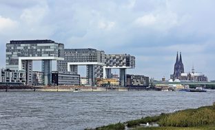 Crane Homes Architecture Cologne Cathedral