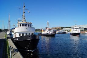 Water, Shelter, Travel, Sea, Boat