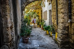 Solo, Traveler, Female, Woman, Walk