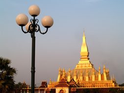 Golden Pagoda, Pagoda
